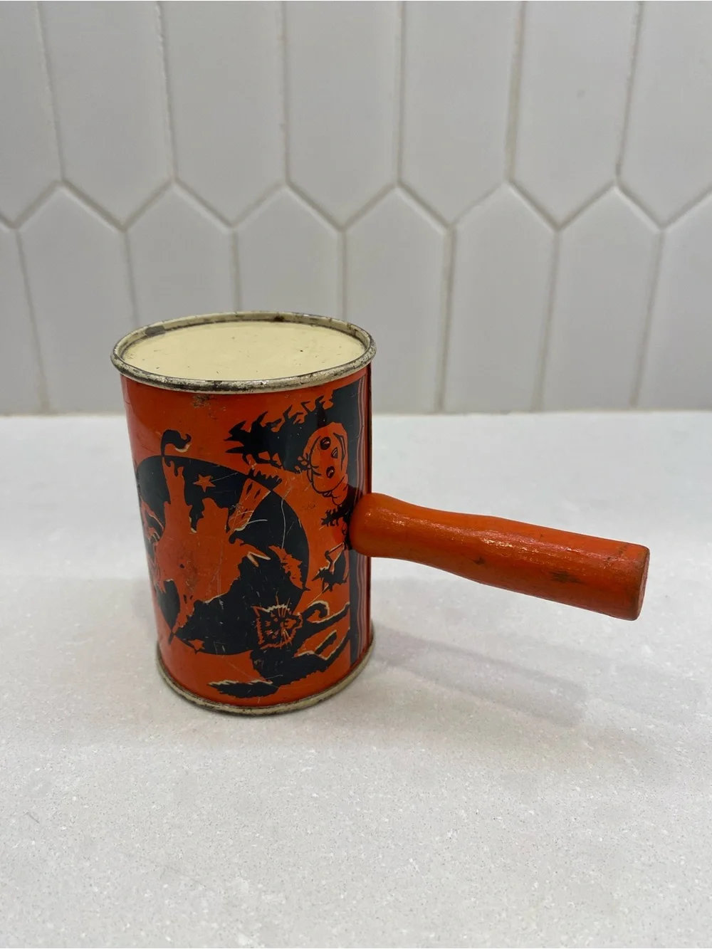 VTG 40s U.S. Metal Toy Mfg Co. Tin Litho Noisemaker Witch Cauldron Jol Halloween